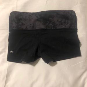 Lululemon reversible boogie shorts